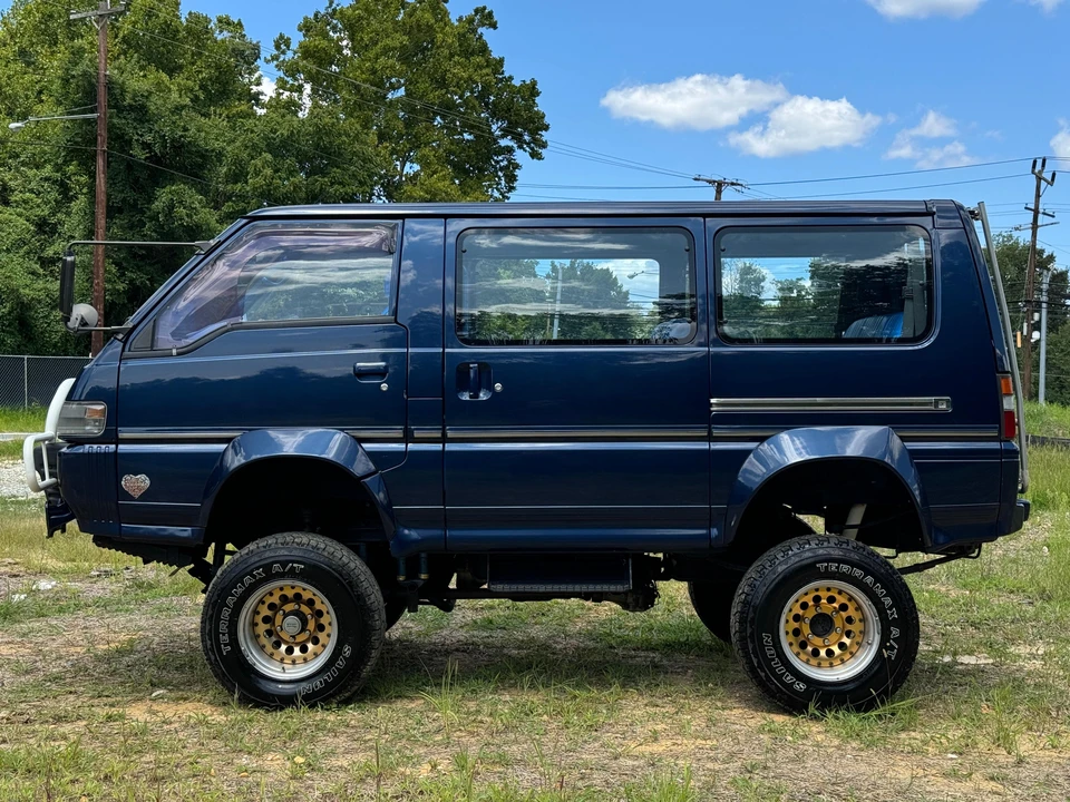 1992 Mitsubishi Delica 2nd Gen - Image 11 of 31
