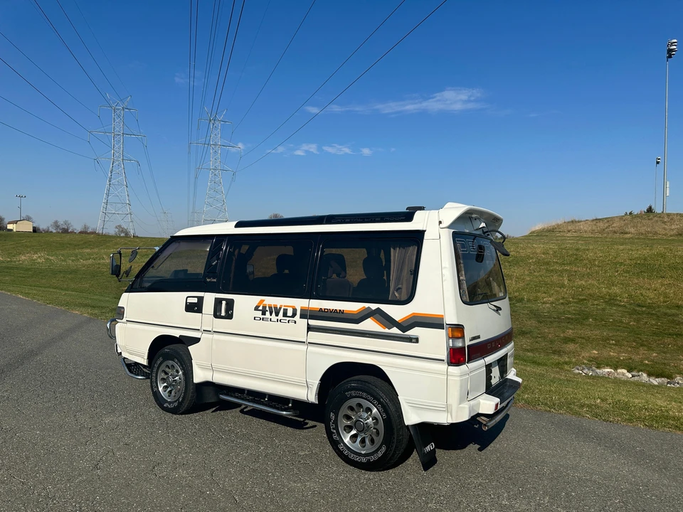 1992 Mitsubishi Delica 3rd Gen - Image 17 of 31