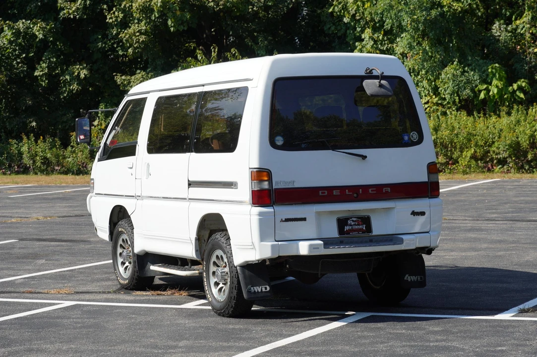 1992 Mitsubishi Delica 2nd Gen - Image 14 of 31