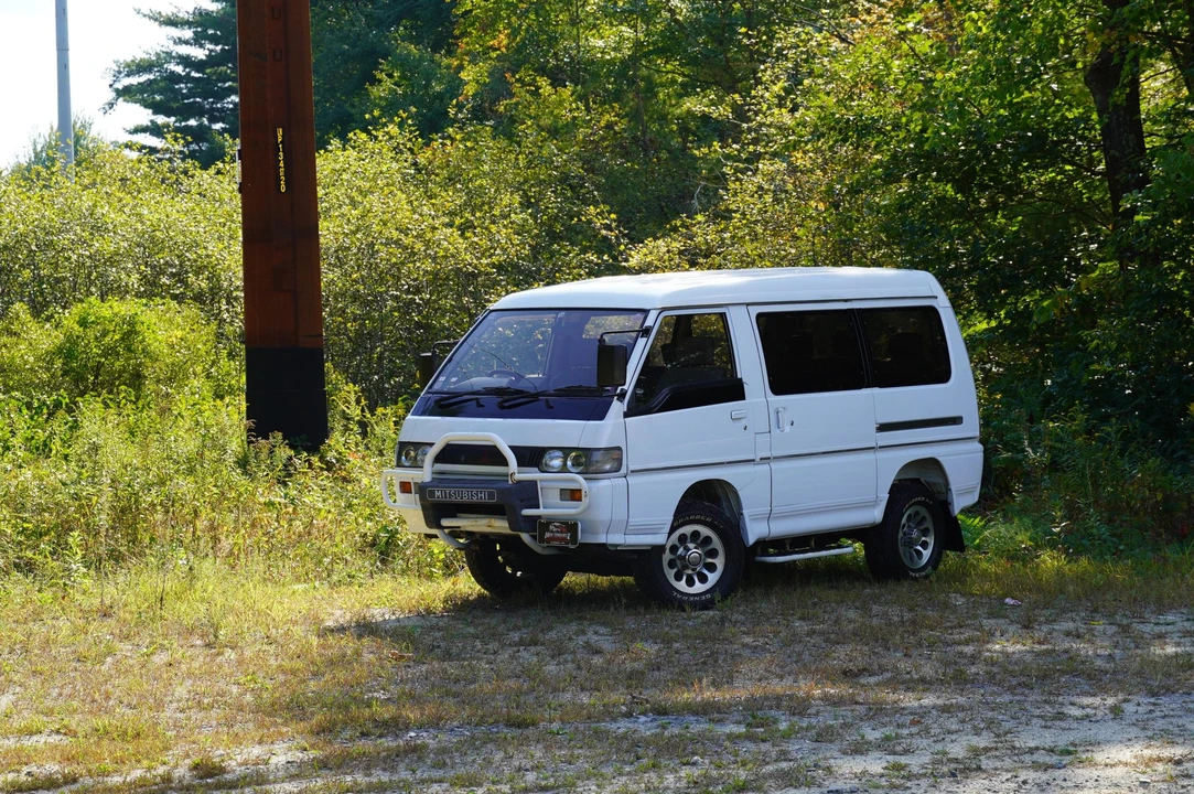 1992 Mitsubishi Delica 2nd Gen - Image 4 of 31
