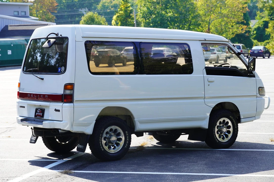 1992 Mitsubishi Delica 2nd Gen - Image 17 of 31