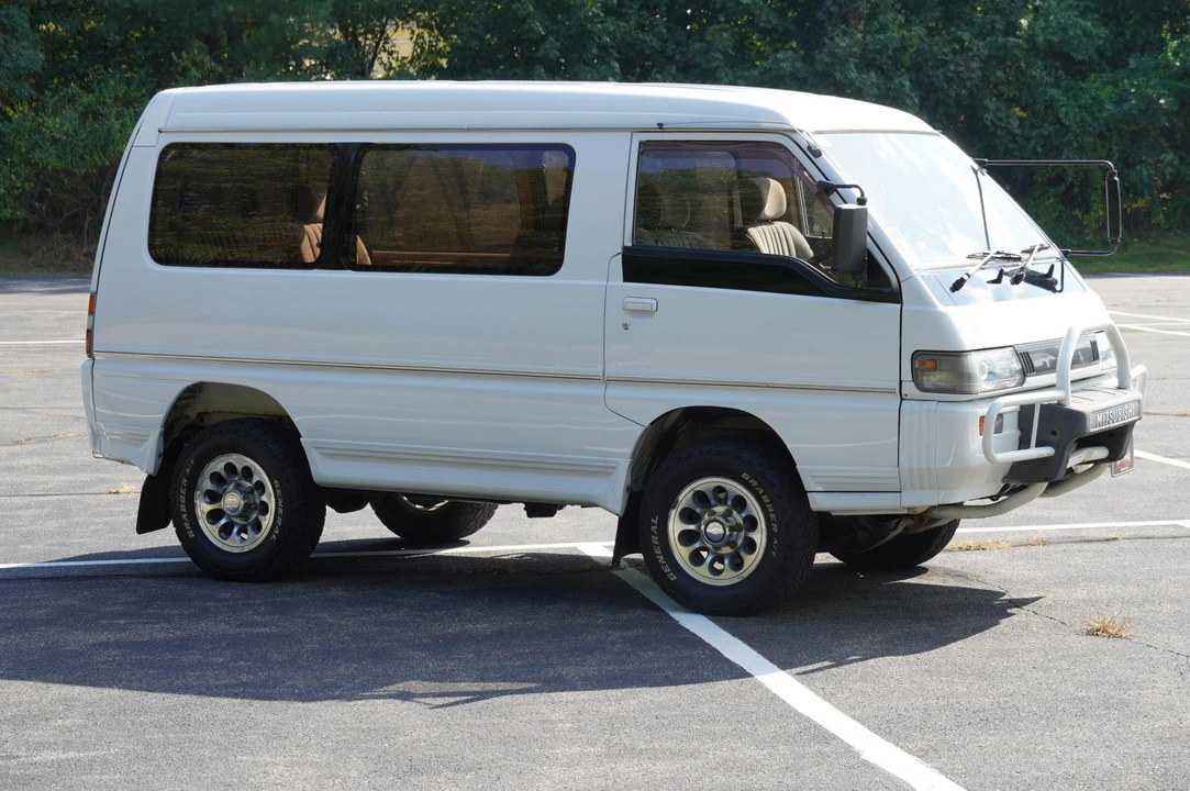 1992 Mitsubishi Delica 2nd Gen - Image 19 of 31