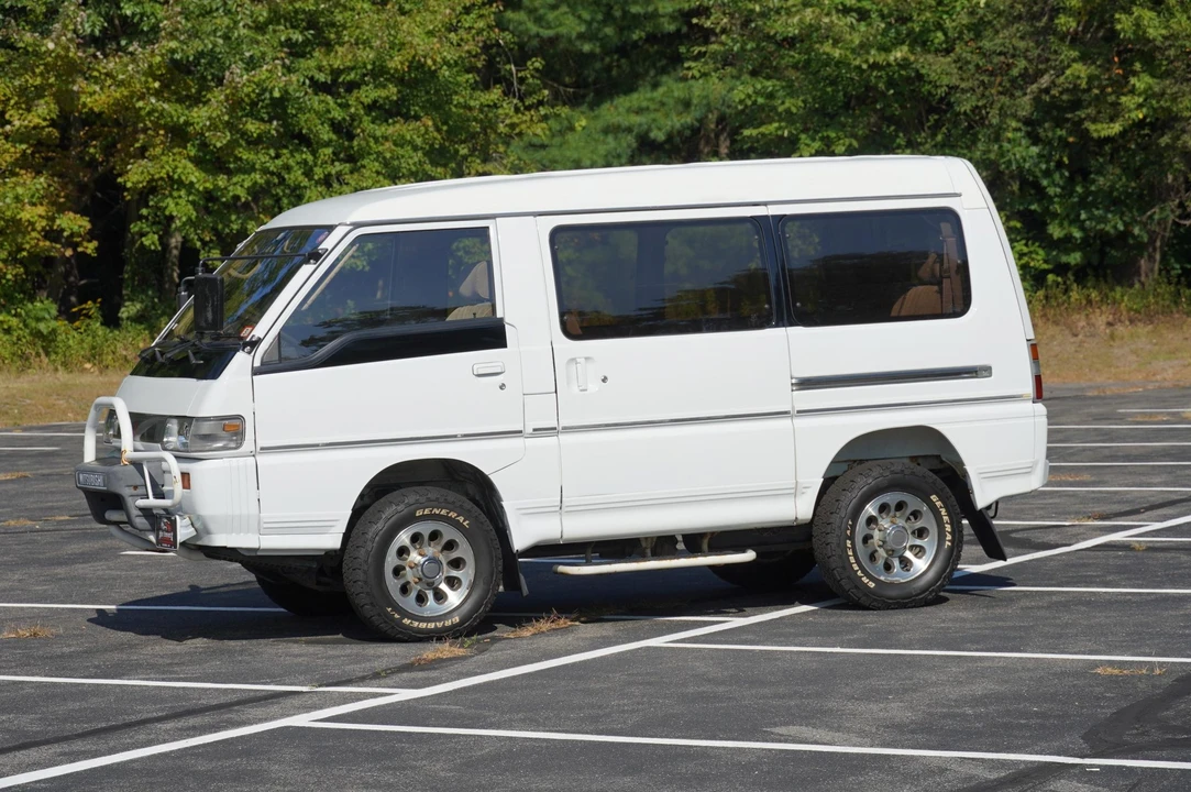 1992 Mitsubishi Delica 2nd Gen - Image 10 of 31