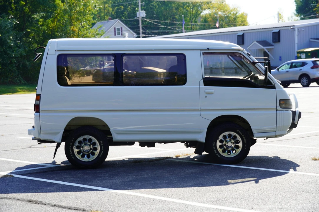 1992 Mitsubishi Delica 2nd Gen - Image 18 of 31