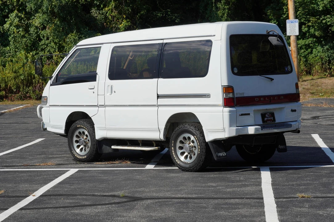 1992 Mitsubishi Delica 2nd Gen - Image 13 of 31