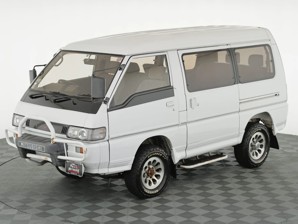 1992 Mitsubishi Delica 2nd Gen - Image 24 of 31