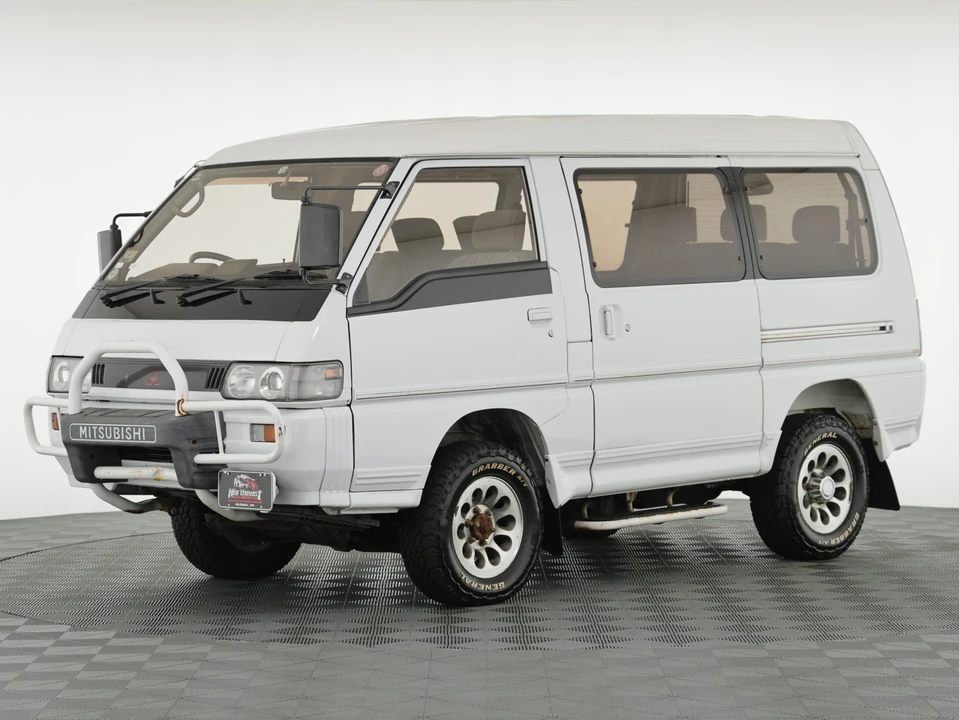 1992 Mitsubishi Delica 2nd Gen - Image 26 of 31