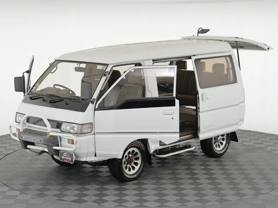 1992 Mitsubishi Delica 2nd Gen - Image 25 of 31