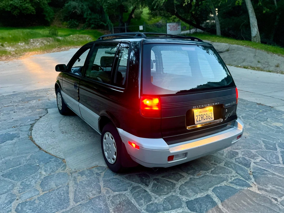 1992 Mitsubishi RVR 1st Gen - Image 19 of 31