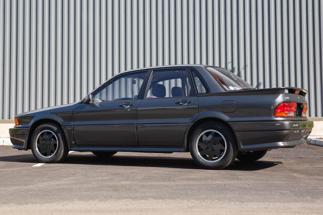 1992 Mitsubishi Galant 6th Gen - Image 4 of 31