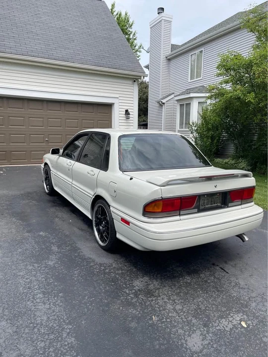 1992 Mitsubishi Galant VR-4 6th Gen - Image 4 of 19