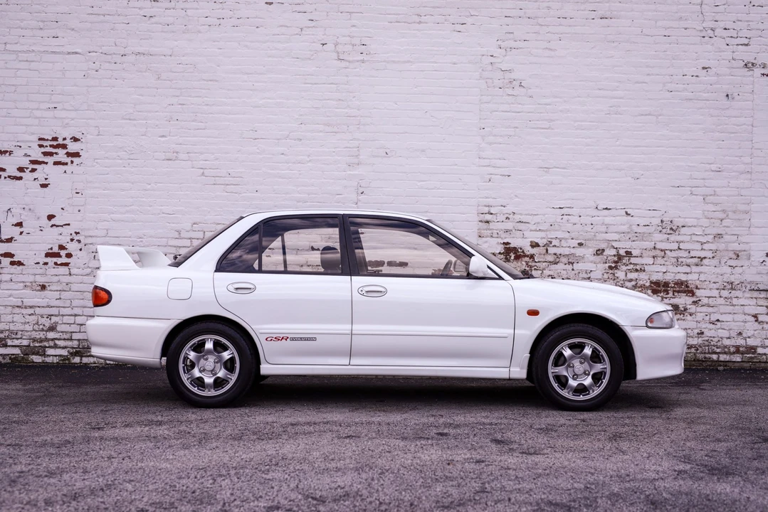 1992 Mitsubishi Lancer Evolution I 5th Gen - Image 7 of 31