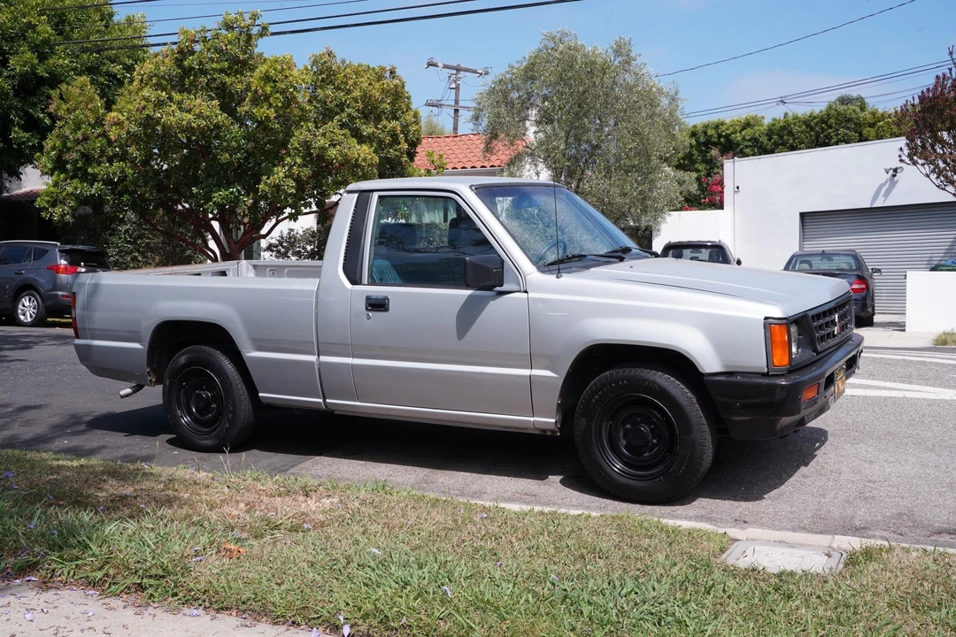 1992 Mitsubishi Triton 2nd Gen - Image 4 of 31