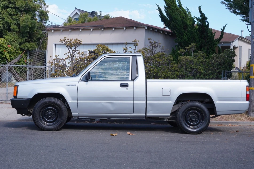 1992 Mitsubishi Triton 2nd Gen - Image 10 of 31
