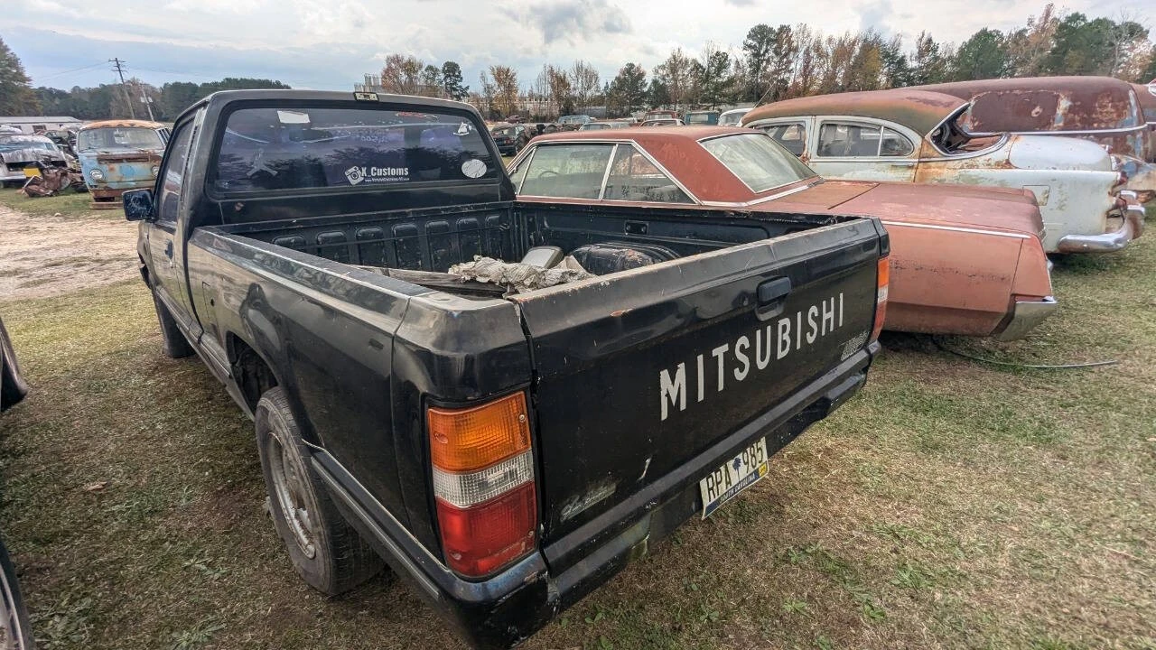 1992 Mitsubishi Triton 2nd Gen - Image 6 of 18