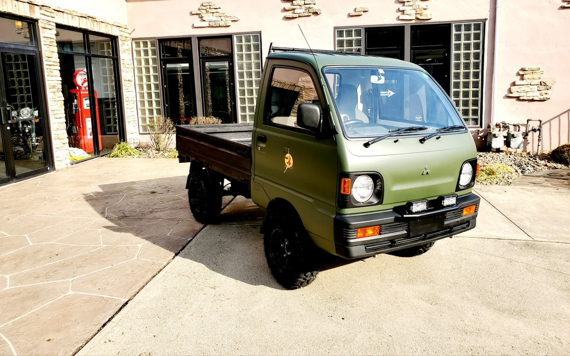 1992 Mitsubishi Minicab 5th Gen - Image 3 of 31