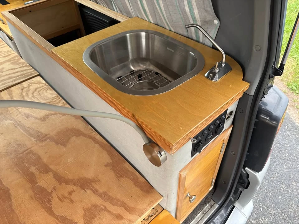 1992 Mitsubishi Delica 3rd Gen - Image 6 of 18