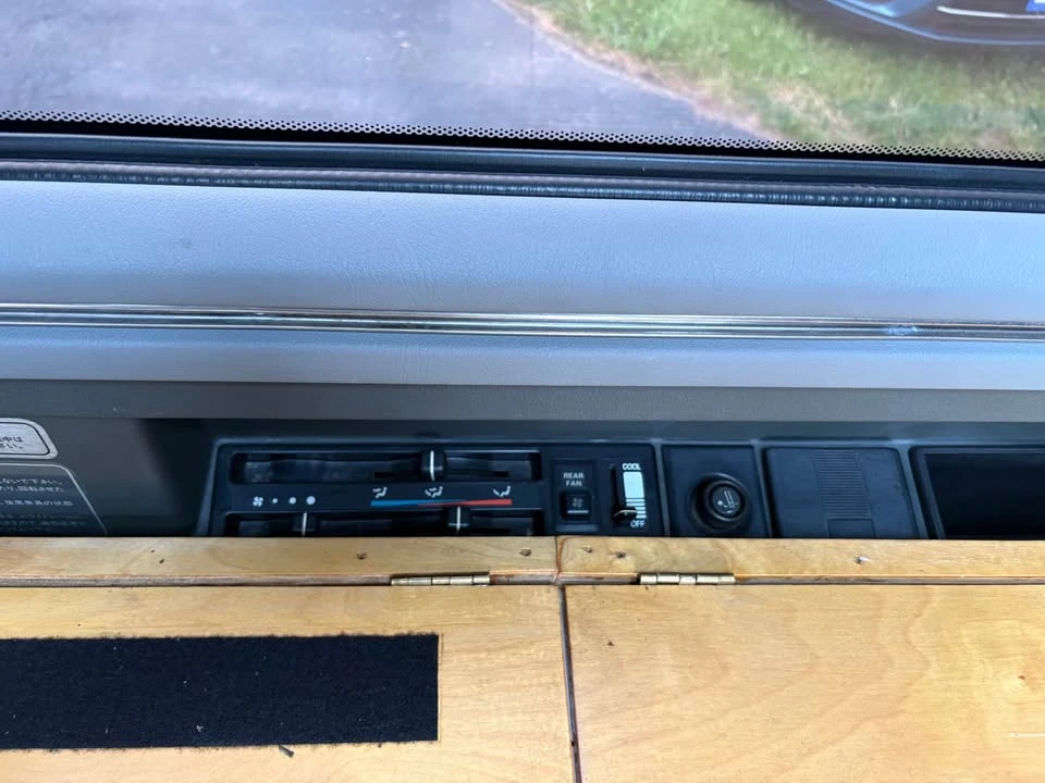 1992 Mitsubishi Delica 3rd Gen - Image 11 of 18