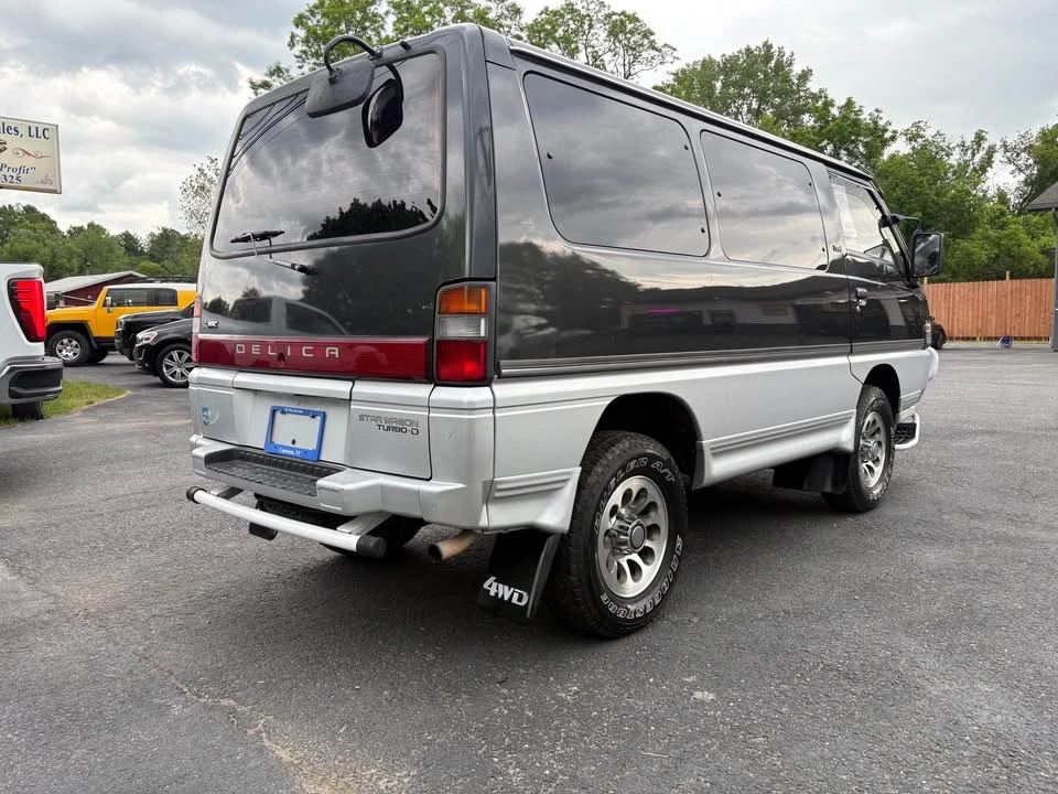1992 Mitsubishi Delica 3rd Gen - Image 2 of 18