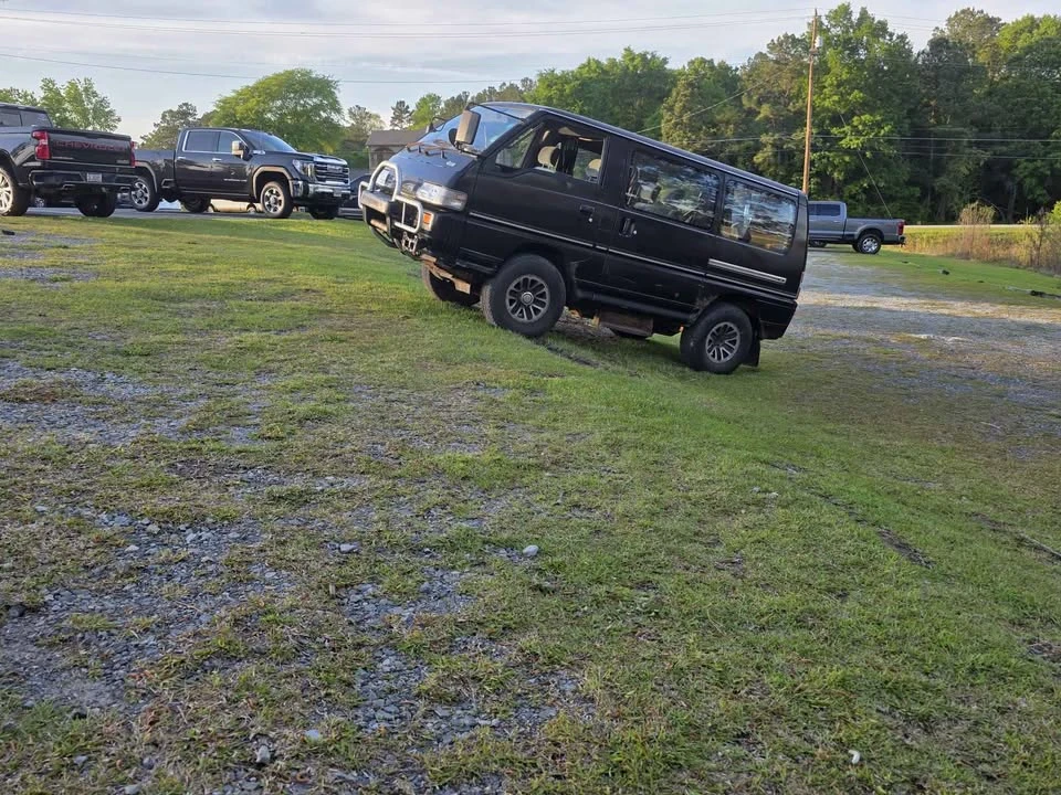1992 Mitsubishi Delica 3rd Gen - Image 13 of 14