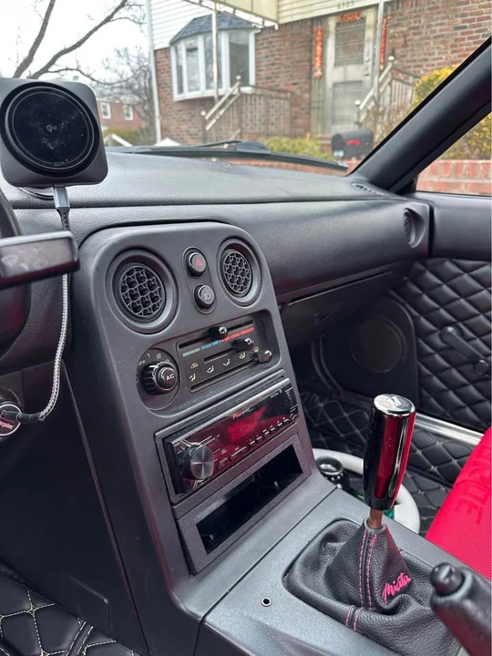 1992 Mazda NA MX-5 Miata - Image 7 of 8