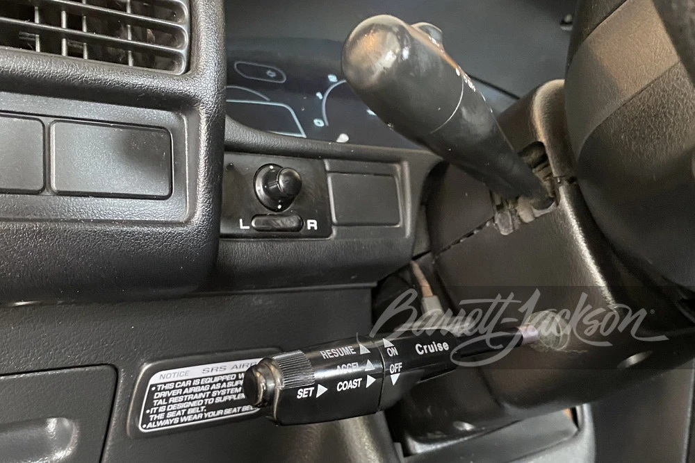 1992 Nissan - Image 11 of 14