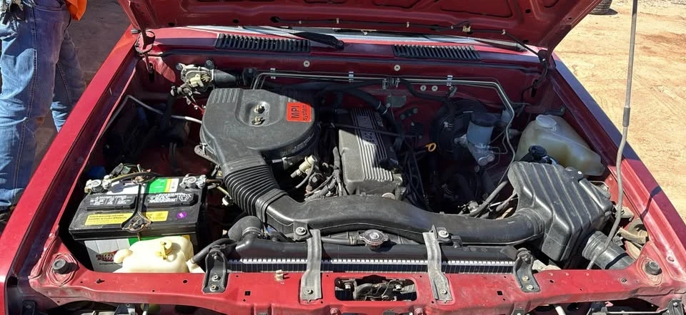 1992 Nissan Frontier - Image 8 of 10