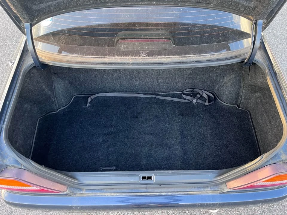 1992 Nissan Gloria - Image 6 of 10