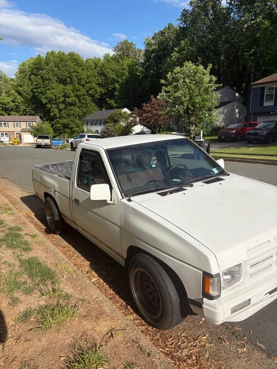 1992 Nissan Frontier - Image 2 of 4