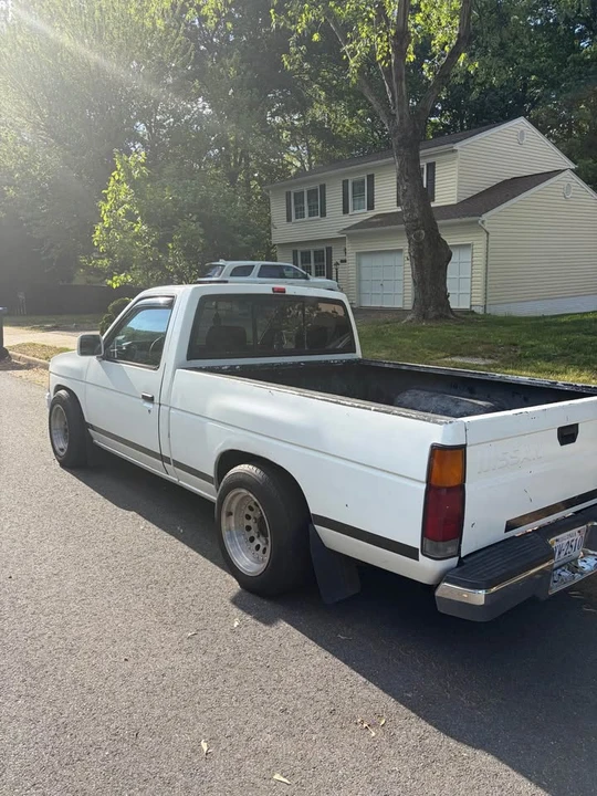 1992 Nissan Frontier - Image 3 of 4