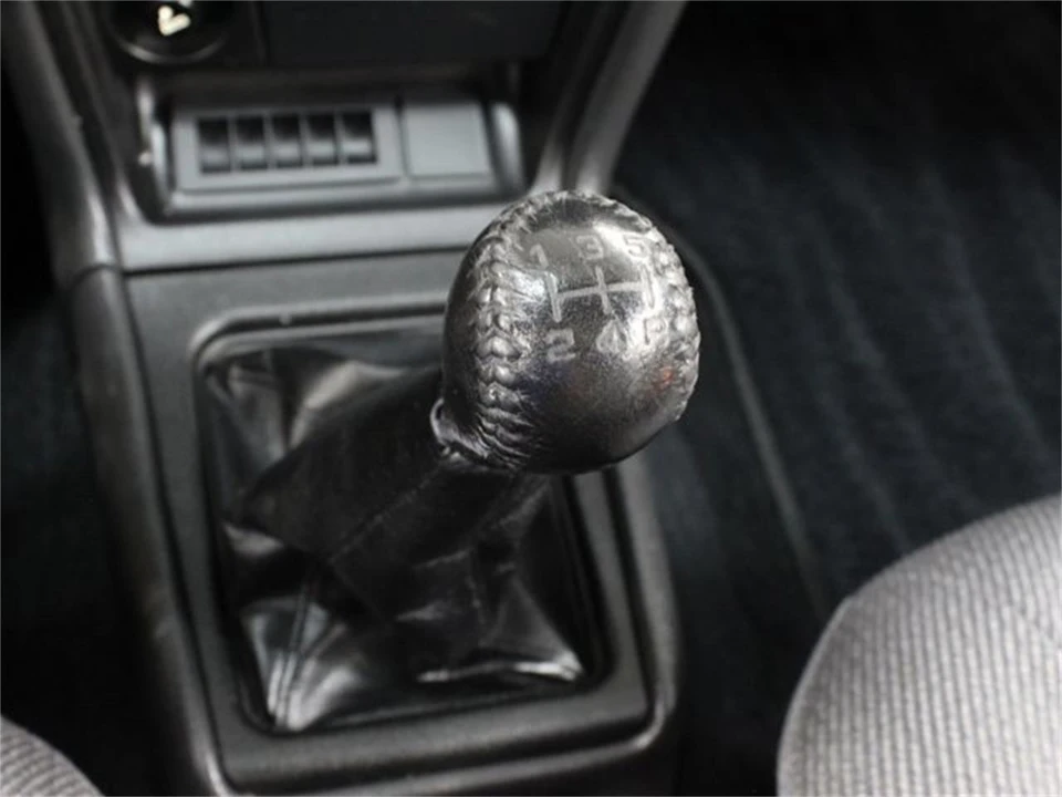 1992 Nissan Maxima 3rd Gen - Image 14 of 31