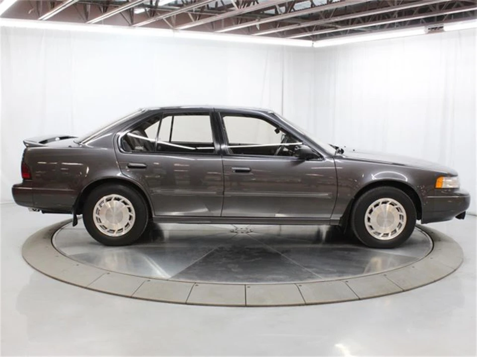 1992 Nissan Maxima 3rd Gen - Image 8 of 31