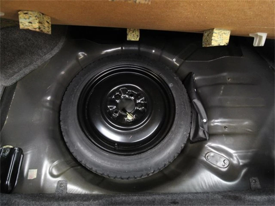 1992 Nissan Maxima 3rd Gen - Image 27 of 31