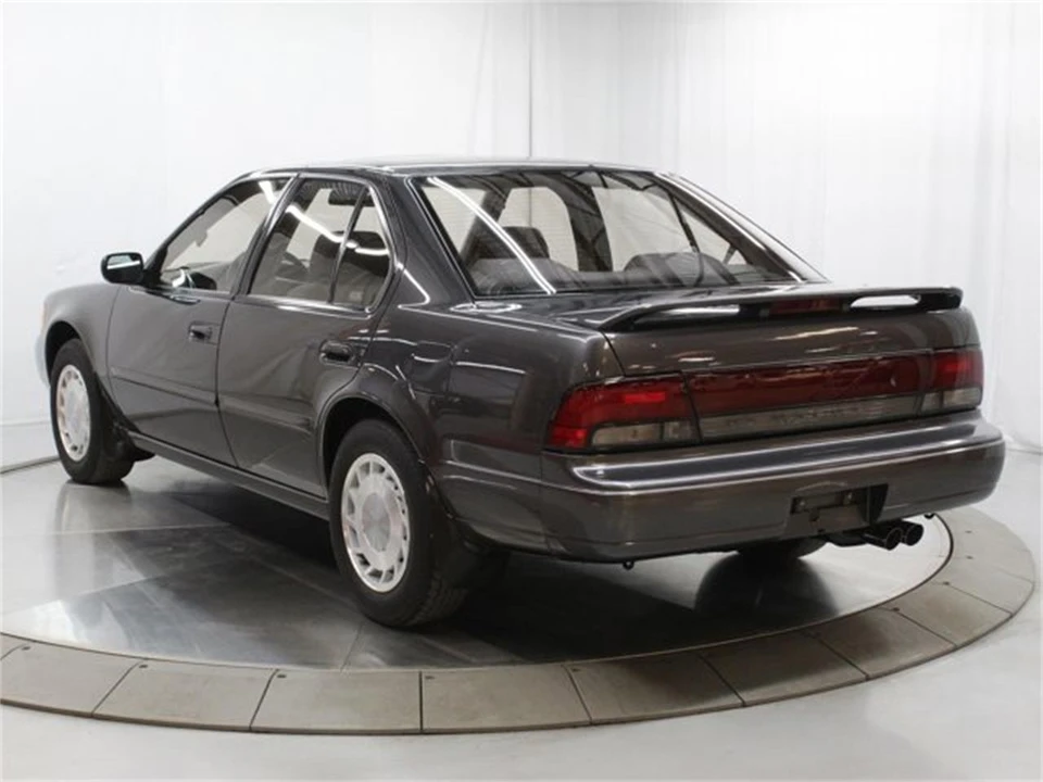 1992 Nissan Maxima 3rd Gen - Image 5 of 31