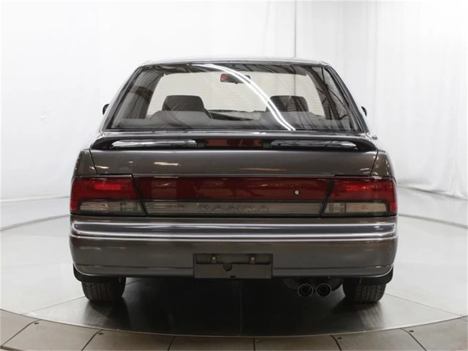 1992 Nissan Maxima 3rd Gen - Image 6 of 31