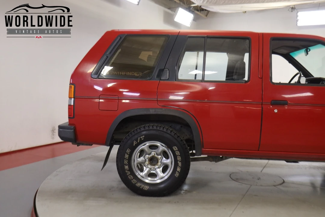 1992 Nissan Pathfinder 1st Gen - Image 9 of 12