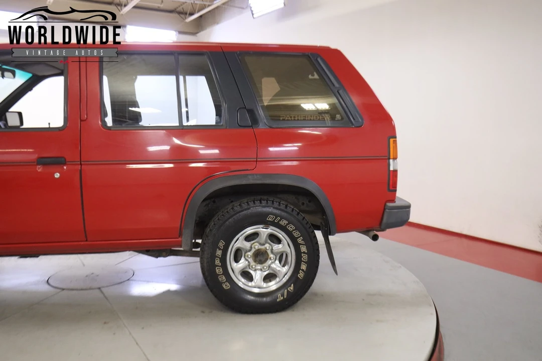 1992 Nissan Pathfinder 1st Gen - Image 10 of 12