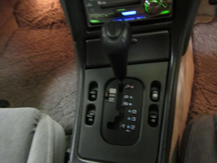 1992 Nissan President 3rd Gen - Image 7 of 12
