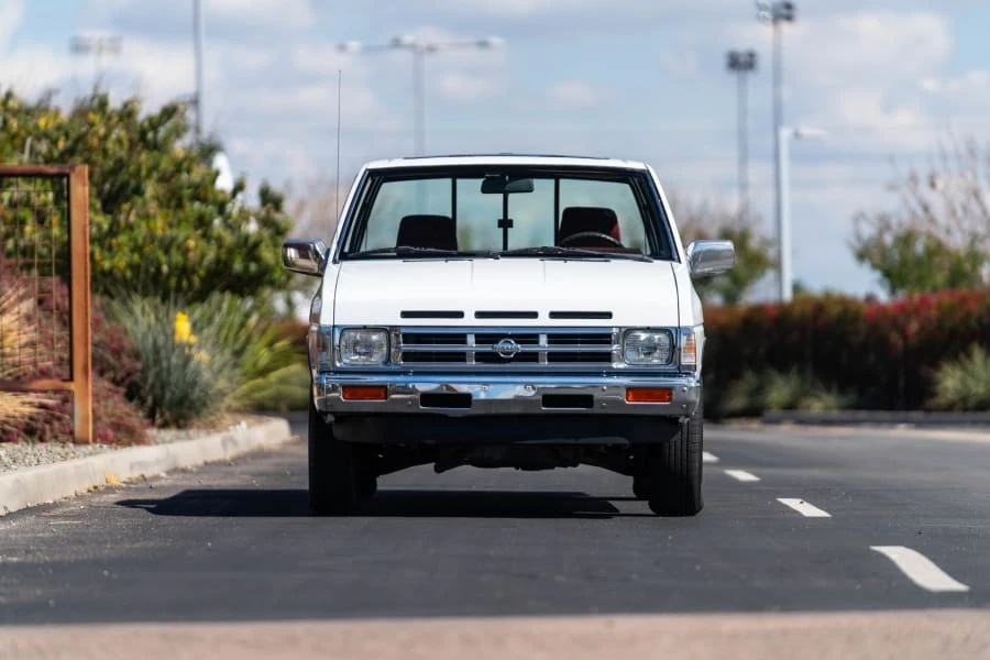 1992 Nissan Frontier - Image 4 of 19