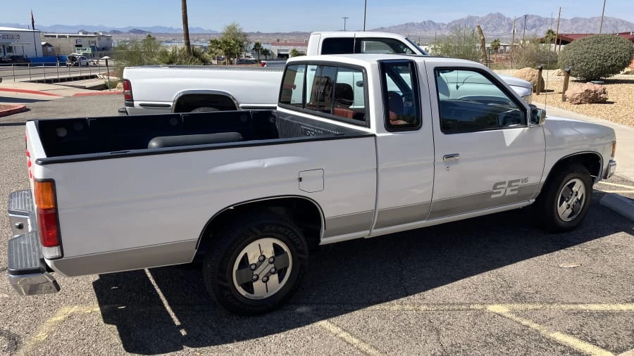 1992 Nissan - Image 3 of 15