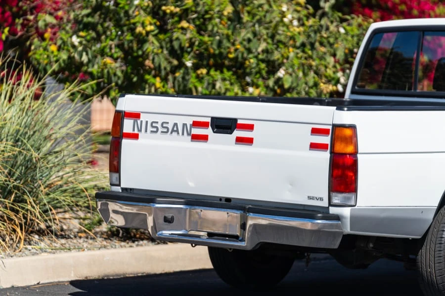 1992 Nissan Frontier - Image 5 of 19
