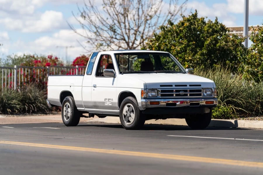 1992 Nissan Frontier - Image 6 of 19