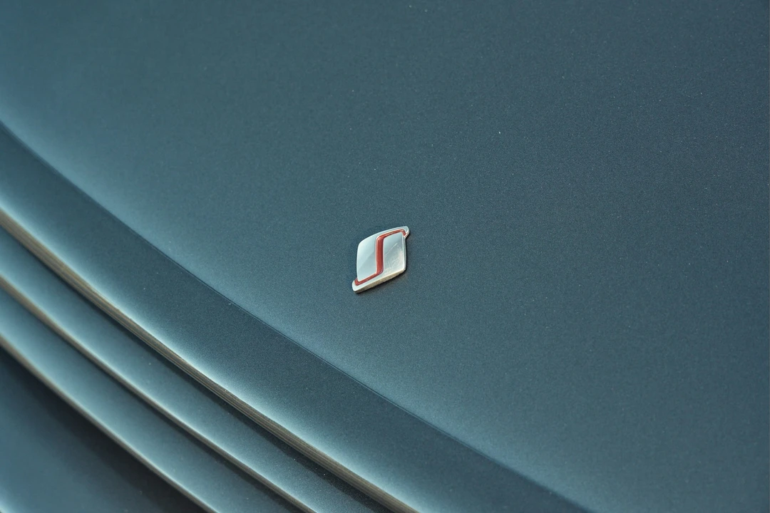 1992 Nissan R32 Skyline GT-R 8th Gen - Image 13 of 21