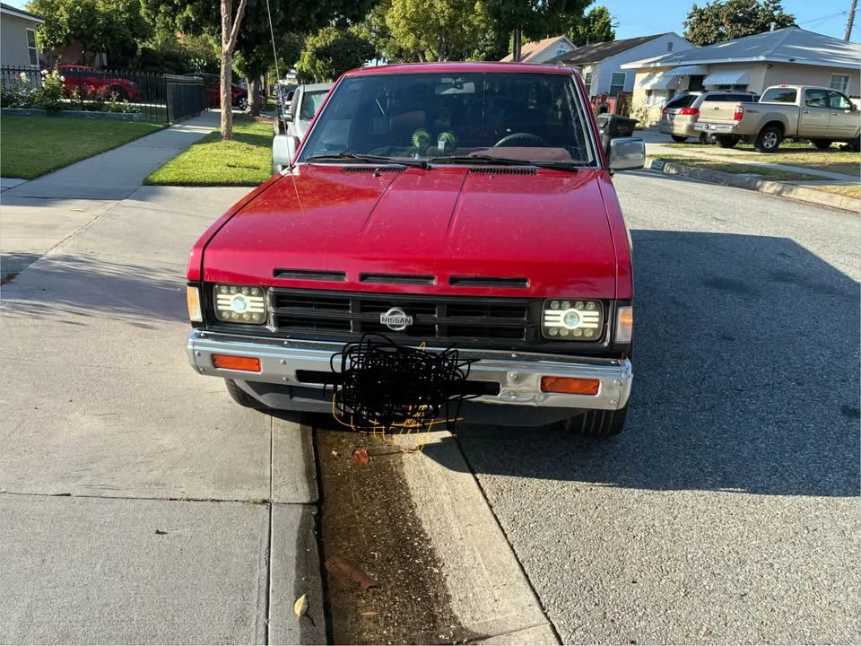 1992 Nissan Frontier - Image 8 of 13