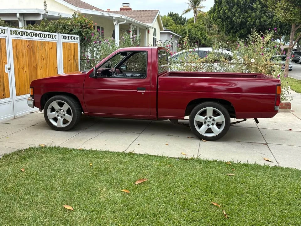 1992 Nissan Frontier - Image 9 of 13