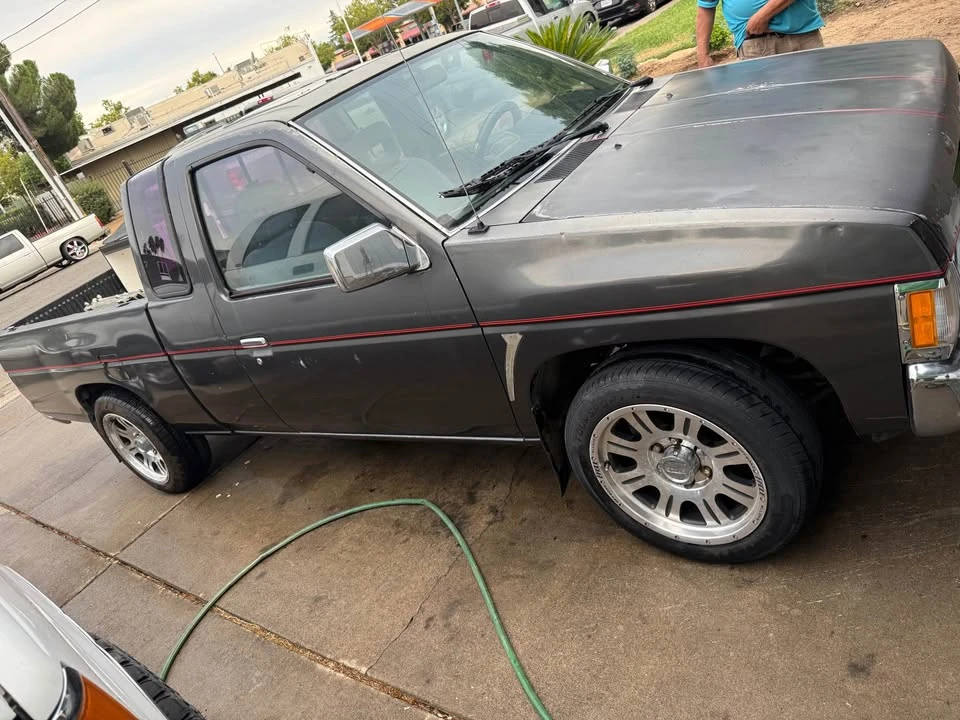1992 Nissan - Image 2 of 8