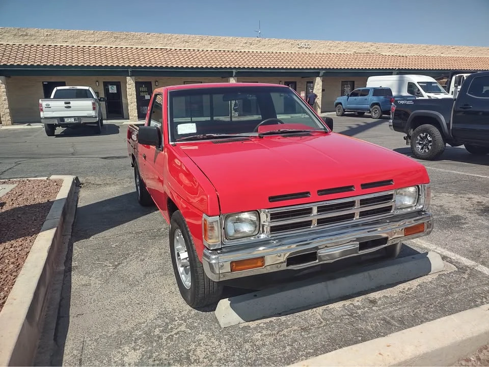 1992 Nissan - Image 8 of 9