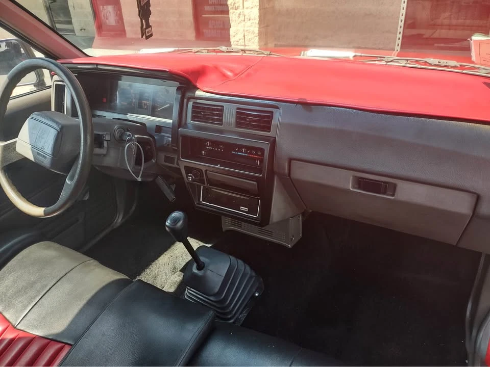 1992 Nissan - Image 4 of 9