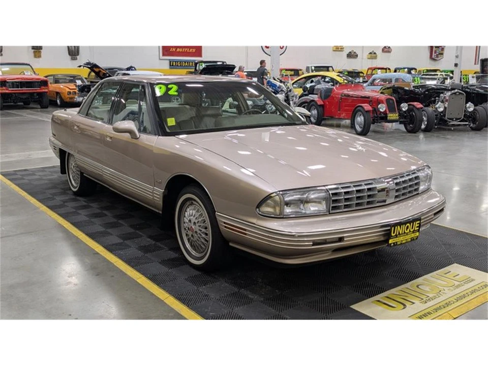 1992 Oldsmobile 98 - Image 2 of 10