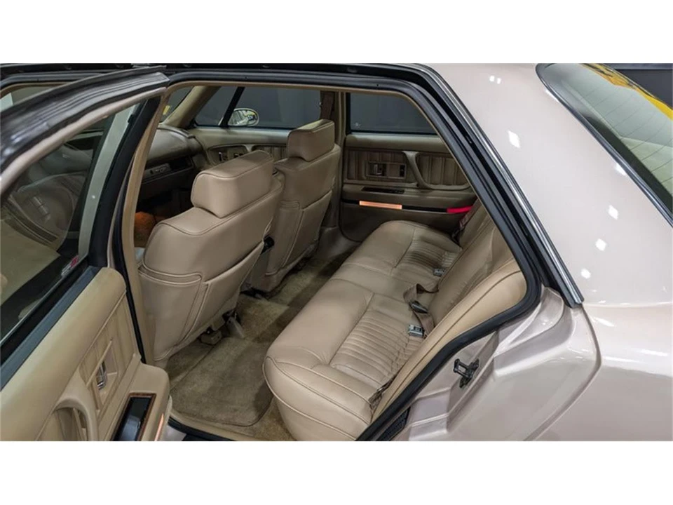 1992 Oldsmobile 98 - Image 7 of 10